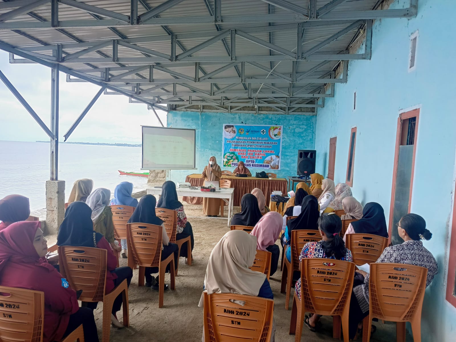Cegah Stunting Puskesmas Kasimbar adakan kegiatan Pembekalan Pemberian Makan Tambahan berbasis Pangan Lokal Di Desa Sumber Tani